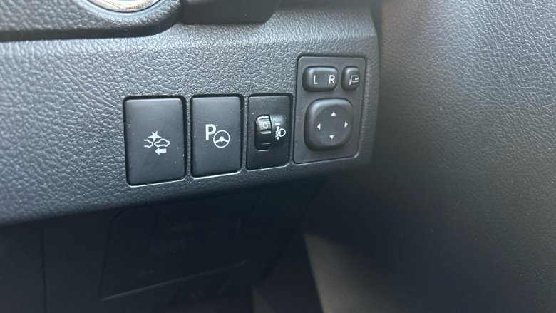 Toyota Auris 1.8 Hybrid Design TSS 5dr CVT [Nav] Hybrid Estate